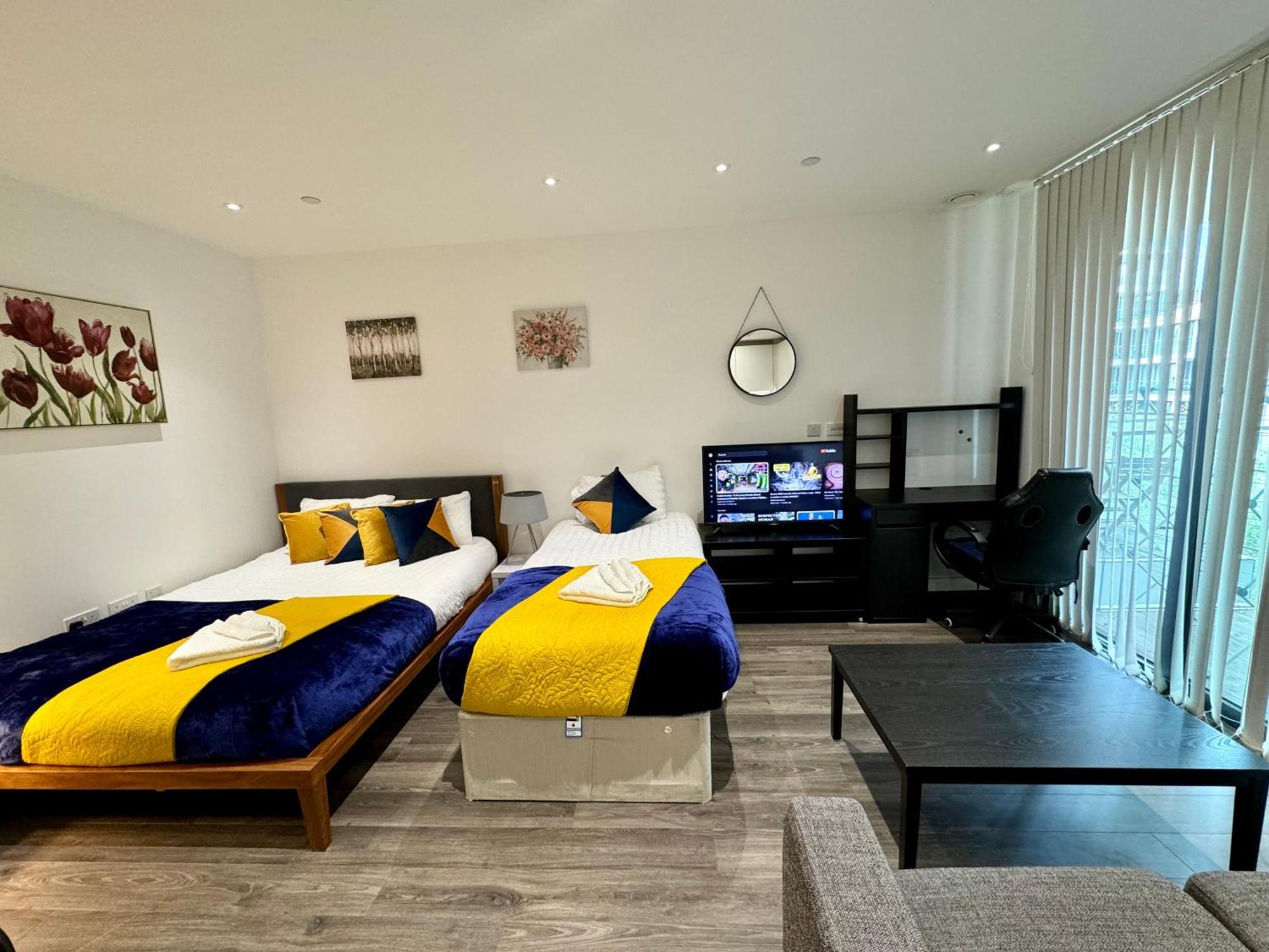 Modern Close To Tower Bridge, Sky Garden, Train And Much Appartement Londen